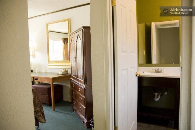 Holiday Motel - フレズノ 部屋 写真